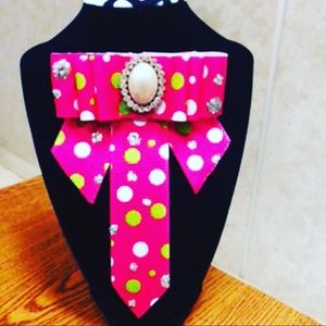 Brooches, Dresses🦚